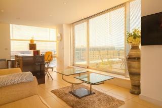 Sidemersey Livings- Unmatched Panoramic Views, Secure Parking, Beautiful Balcony- A Stay to Remember - 8