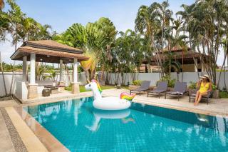 Spacious 3BR Pool Villa - White Cove - 3