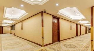 Vienna Hotel Shenzhen International Exhibition Center Fuhai Qiaotou - 1