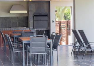 Bush Lodge Zebula 82 - 2 x 2B Chalets - 6