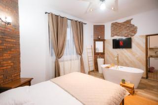 Marcos Apartments I Bathtub in Bedroom experience - 8