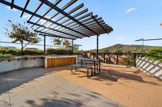 Cosy Unit with Secure Parking and Garden Access - Canberra - 6
