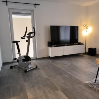 Modern 1BR apt w king size, only 5 min to RAB - 5