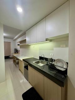 Cozy Condo with Balcony Pool View - Iloilo City - 5