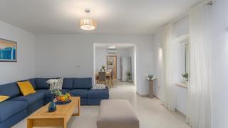 Family villa Corticum Otium with pool in Tinjan - 1