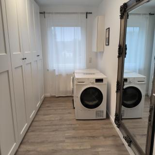 Modern 1BR apt w king size, only 5 min to RAB - 1