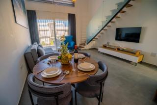 Cozy 2BR Escape l 3 Min to Beach l Pool&Parking - 9