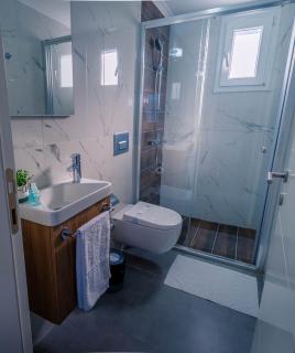 Cozy 2BR Escape l 3 Min to Beach l Pool&Parking - 3