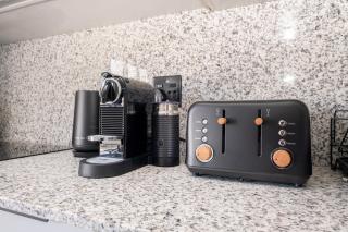 116 Paarl - Lux 1 Bedroom Apt with AC and Parking - 1