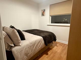 Sunderland City Centre Sleek 2 Bed Apartment - 3