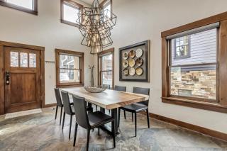 The Peak at Town Lift home - 2