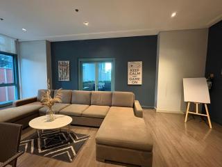 Japandi Haven with Uptown Mall Fountain View One Uptown BGC - Manila - 1