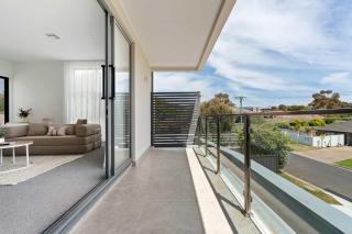 Poolside Luxury Villa - Solar Pool Beach 3min - 1