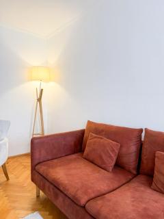 Cozy Downtown Escape - 6