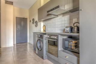 Elegant Sandton Apartment - 9