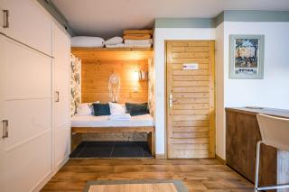 Studio Bee Happy - 5