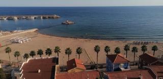Magníficas vistas a la playa con piscina y parking - 3