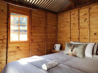 CABINS & CARAVAN at Old Mill Drift Guest Farm - 8