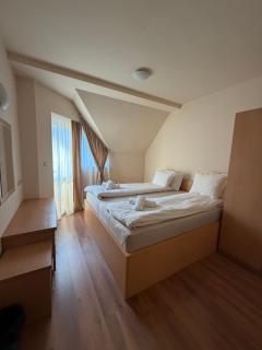 PM Services Royal Plaza Apartments - 0