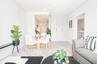 213 Paarl 2 Bedroom Lux Aprt With Parking & Aircon - 1