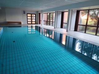 Traveloge mit SCHWIMMBAD und SAUNA - 1
