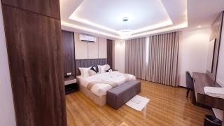 MidTown Majestic Garden Resort - 8