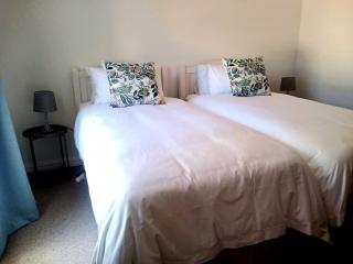 La Jolie Dauphine Guest House - 1