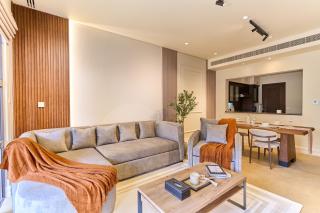 Luxury Stay on Saadiyat Island - Pool, Gym, Parking - 0