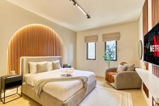 Luxury Stay on Saadiyat Island - Pool, Gym, Parking - 9