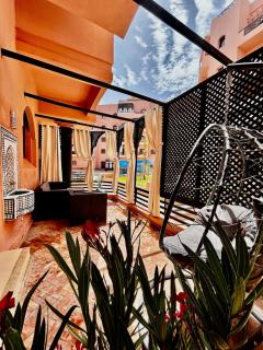 Marrakchi Home, Vintage Terrace Overlooking Pool - 0