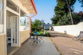 Elenya Garden Retreat - 1