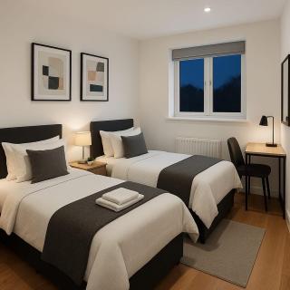 Modern 3-Bed Brand New House Aldershot Town - 5