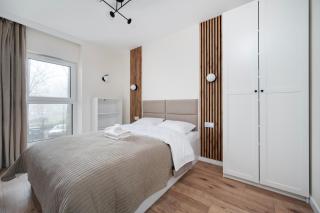 Srebrzyńska Superior Apartment by BookingHost - 2