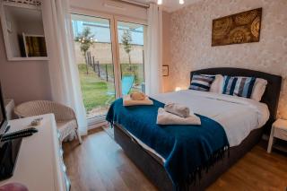 Bleu Serena - Parking - Jardin - By Primo - 4