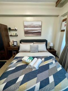 Two Regis Bacolod Cozy 1BR Condo with Balcony - 8
