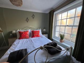 Discounts - Arundel, Historic Castle, A27-A24 - 1