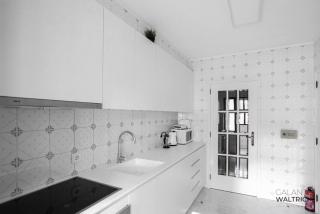 Downtown 2 Bedroom Peaceful Flat - Balcony & Private Parking - Porto - 4