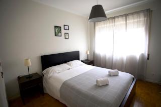 Downtown 2 Bedroom Peaceful Flat - Balcony & Private Parking - Porto - 9