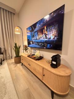 Bright 1BR Yas Island Near F1 & Ferrari World - 2