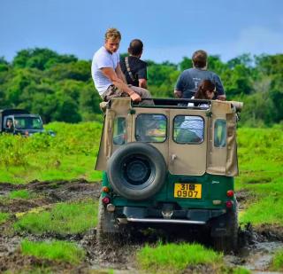 Moonrise on the Mara - 0
