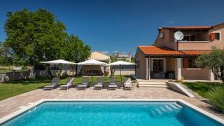 Activity villa Gita with pool and grill in Tinjan - Brečevići - 2