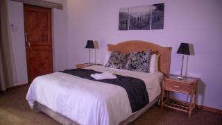 Lancers Inn Hotel - 2