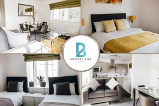 Two Bedroom Apartment by Brookland Stays Serviced Accommodation & Short Lets in treetop hideaway with Free WiFi - 0