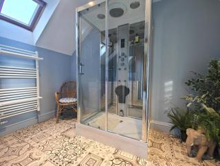 5 Bed in Holt oc-b34435 - 2