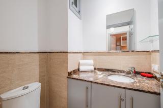 1-Bedroom Apartment in Guéliz Center , 10 Min Jemaa El-Fna - 2