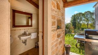 Rustic villa Banko with grill in Tinjan - 4