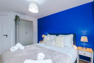 NEW! Modern & Cosy 2BR City Apartment by Parydise Properties - 4