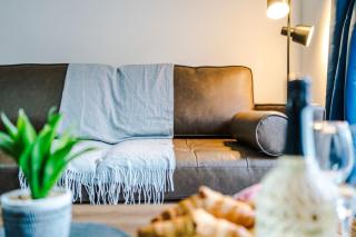 NEW! Modern & Cosy 2BR City Apartment by Parydise Properties - 7