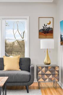 Modern & Pet Friendly in Kenny – Unit 2 - 0