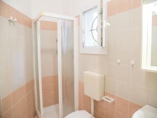 Modern accommodation with a lovely patio - 7